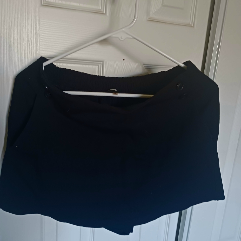 3X$30  SUGAR + LIPS Women Skort Mini Black SZ M Great Condition